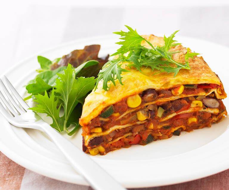 Mexican LasagneLean Beef Mince, Kidney Beans & Corn Kernels cooked in all your favourite Mexican Flavours & Spices, layered lasagne style, topped with Mozzarella Cheese! Protein 35g Carbohydrates 29g Fat 11g Calories 355 Heating instructions: remove lid a